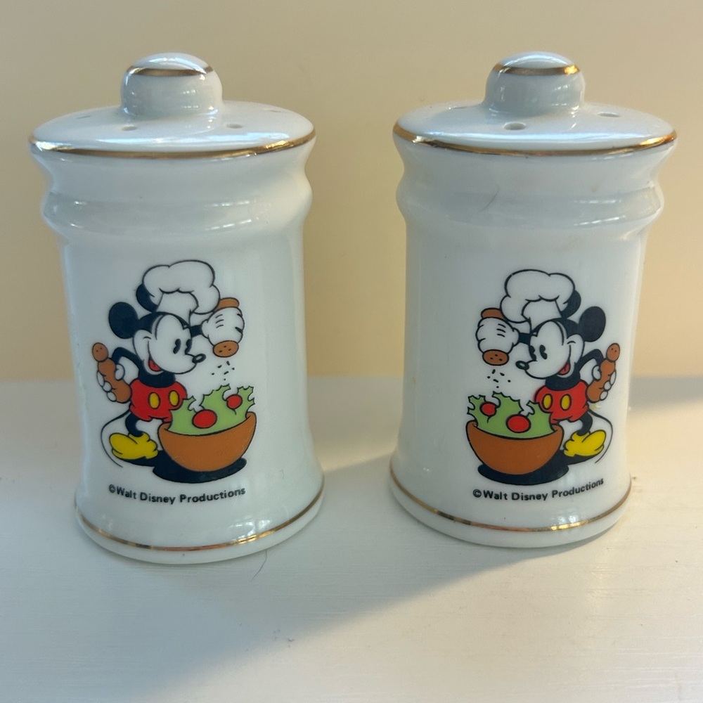 Vintage Walt Disney Mickey Mouse Salt & Pepper Shakers Japan Cooking